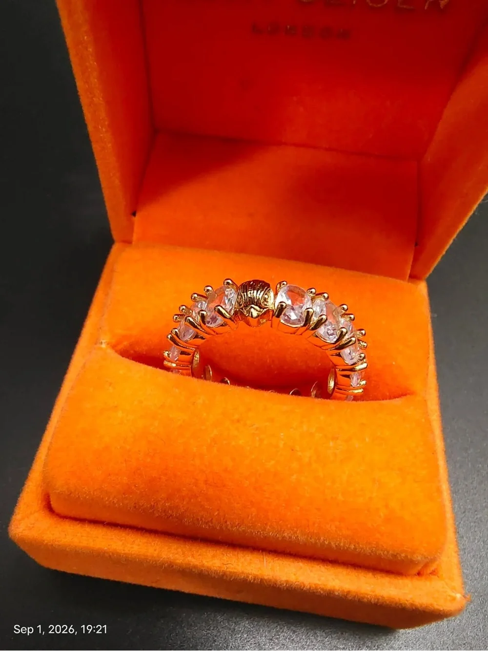New in box Kurt Geiger Eagle Clear And Gold Eternity Ring Size 7 ( without tags